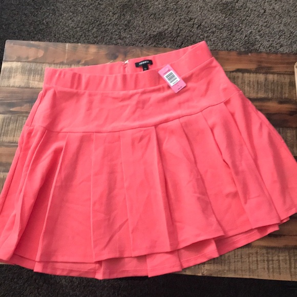 Torrid NWT Pleated Pink Skirt  18 - Picture 2 of 5